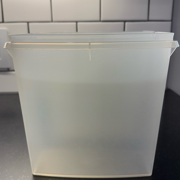 Vintage Tupperware Store-N-Pour Containers, set of 2, pink lids - Picture 6 of 13